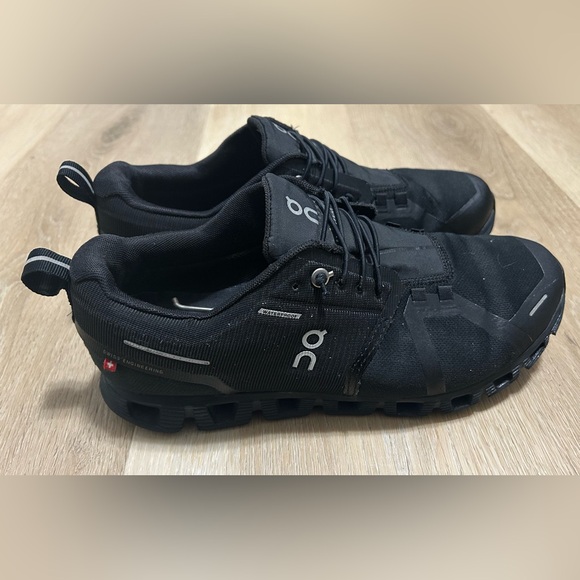 On Cloud Running Men's Athletic Black Shoes - Picture 3 of 7